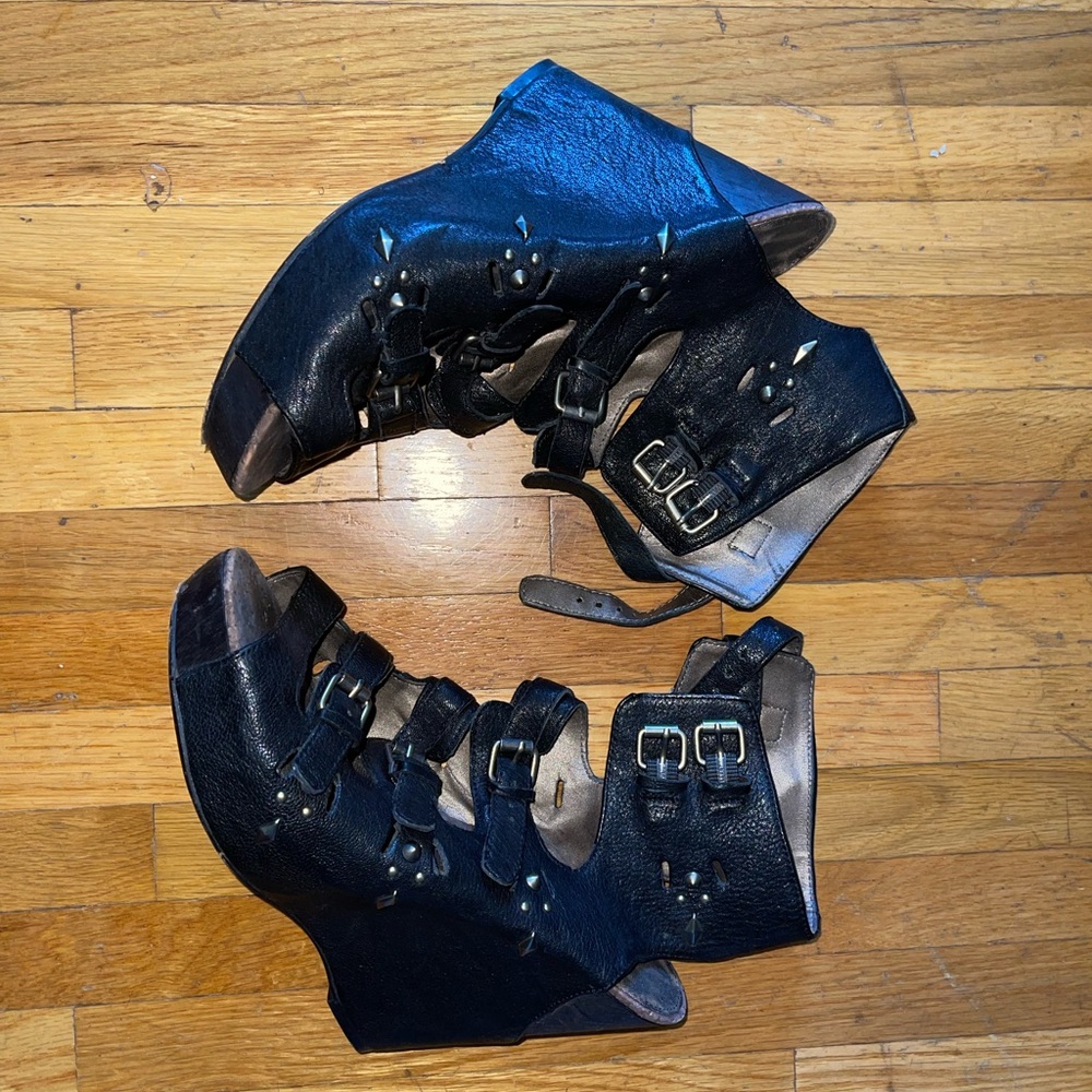 Sam Edelman leather wedge buckle heels